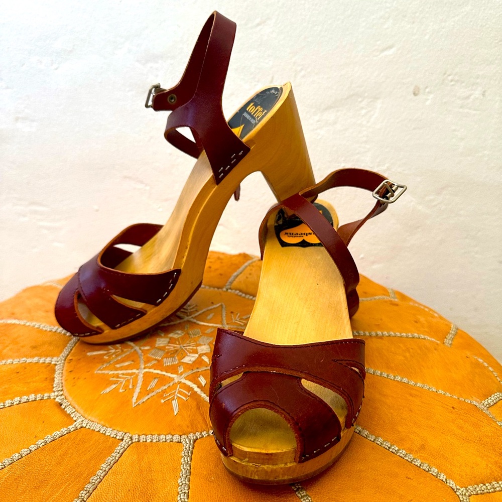 Swedish hasbeens Suzanne peeptoe clog